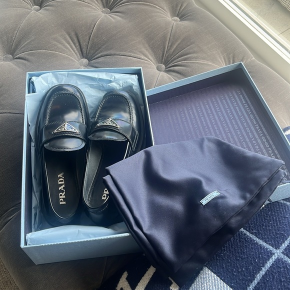 NWOT Prada Black Brushed Leather Loafers- comes with box,  dust covers- - Picture 4 of 14